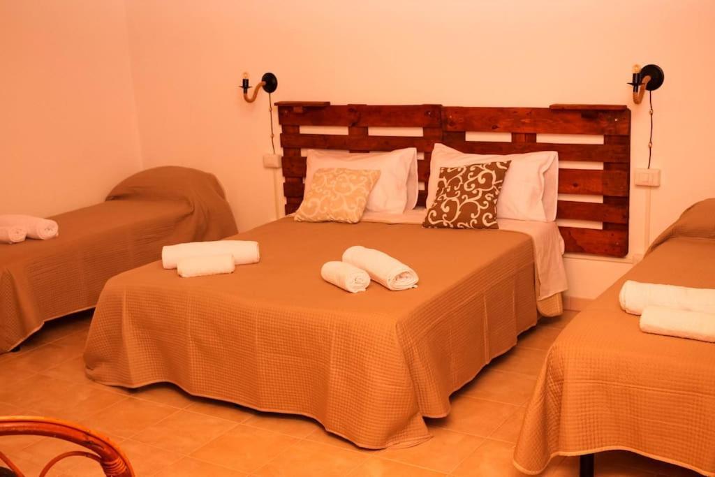 A Rizzilla Guest House Nicotera Bagian luar foto